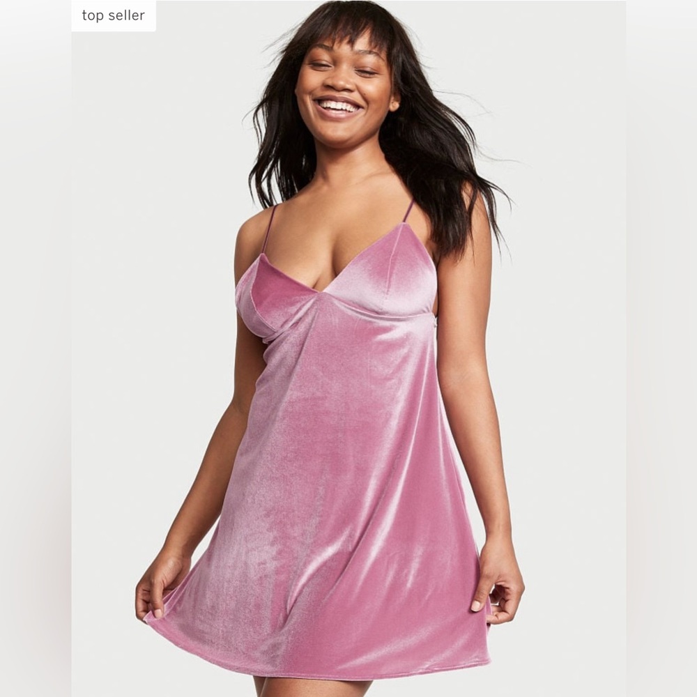 VICTORIAS SECRET ROSE VELVET SLIP